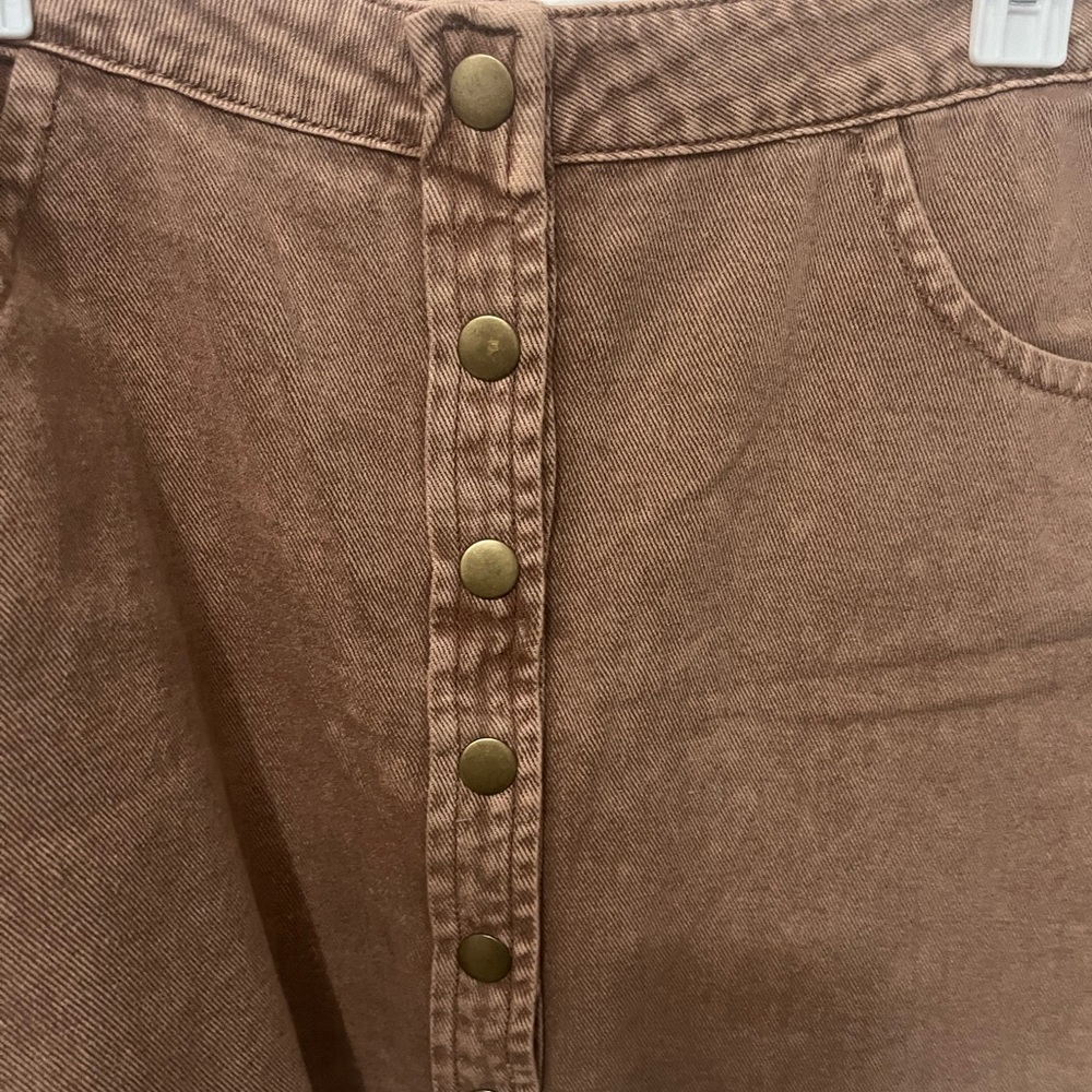 Mustard Seed Brown Wash Snap Front Denim Mini Skirt. Size Large. NWOT. - Picture 3 of 5